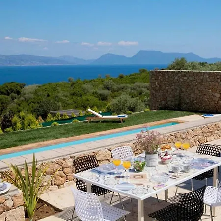 Ianthe & Brown Villa Nikiana