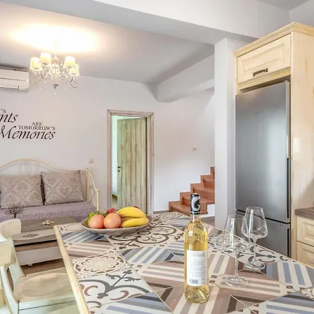 Villa Ianthe & Brown *