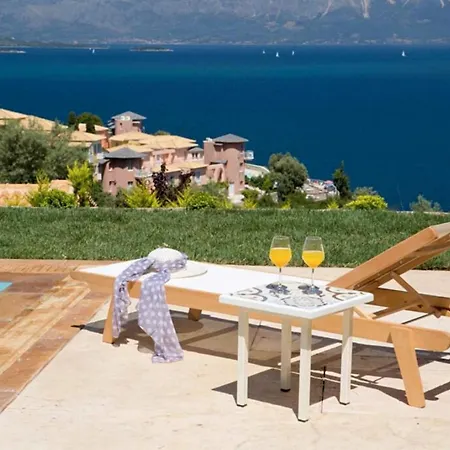 Villa Ianthe & Brown Nikiana