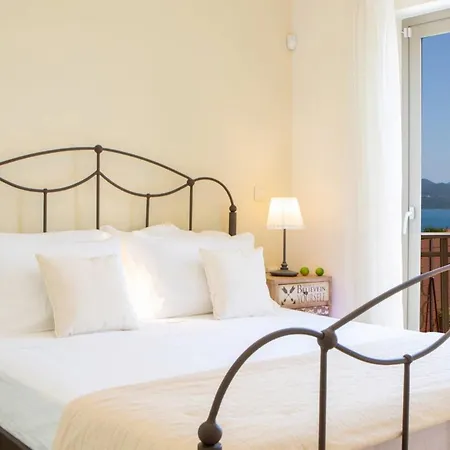 Villa Ianthe & Brown